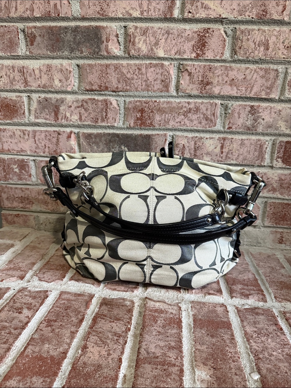 Vintage Coach Canvas Shoulder handBag in grey 14823  Signature Print